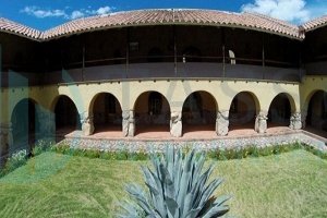 venta, hotel en cusco,  camino a ollantaytambo y pumahuanca,  cerca a restaurante alhambra, de 2 pisos, amplio y cómodo