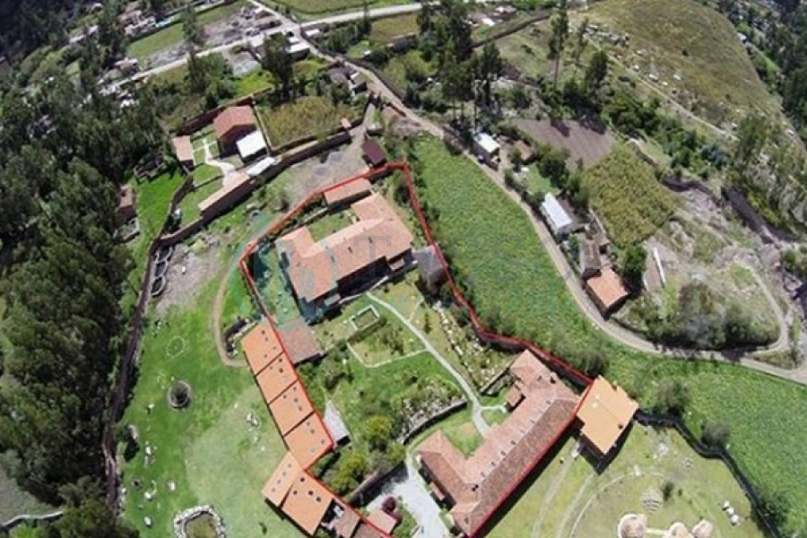 venta, hotel en cusco, camino a ollantaytambo y pumahuanca, cerca a restaurante alhambra, de 2 pisos, amplio y cómodo