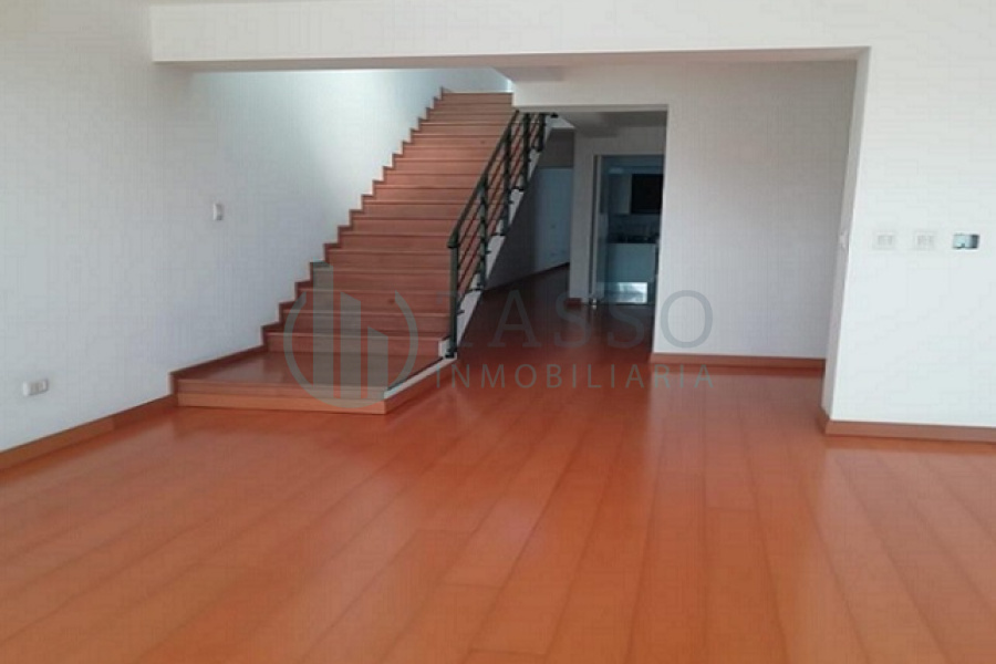 departamento en venta en san isidro, vista a calle, 3 dormitorios, baño incorporado, terraza, ascensor directo, sala de estar, estreno, duplex